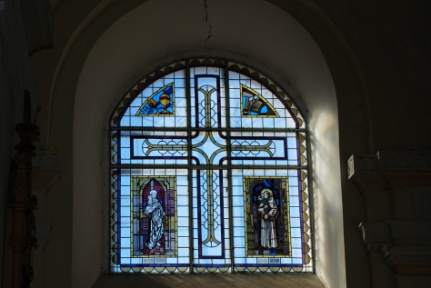 Troškūnų bažnyčios vitražai